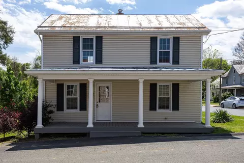 223 W High St W, Woodstock, VA 22664