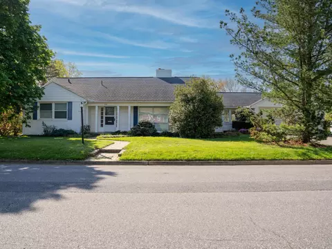 620 Elmwood Dr, Harrisonburg, VA 22801