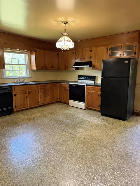 Kitchen - 845 3rd St, Waynesboro, VA 22980 photo 2 of 2