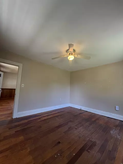 Bedroom - 845 3rd St, Waynesboro, VA 22980 photo 1 of 4