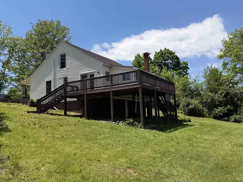 Exterior - 845 3rd St, Waynesboro, VA 22980 photo 2 of 6