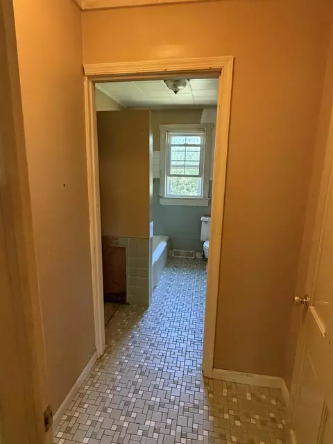 Entry Way - 845 3rd St, Waynesboro, VA 22980 photo 1 of 2