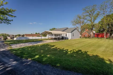 Exterior - 357 W Springbrook Rd W, Broadway, VA 22815 photo 3 of 10