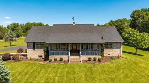 23 Entry School Rd, Waynesboro, VA 22980