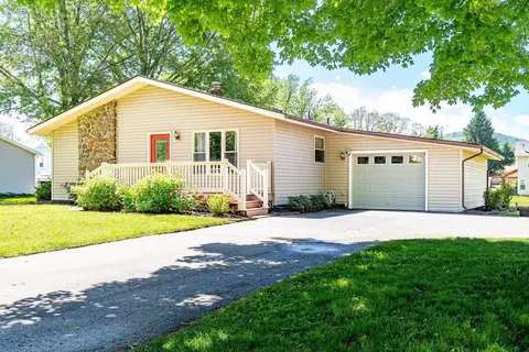 100 Spruce Ln, Bridgewater, VA 22812