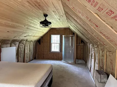 Bedroom - 2198 Raphine Rd, Raphine, VA 24472 photo 2 of 2