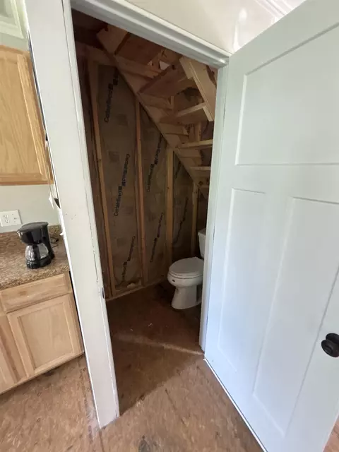 Bath - 2198 Raphine Rd, Raphine, VA 24472 photo 1 of 3