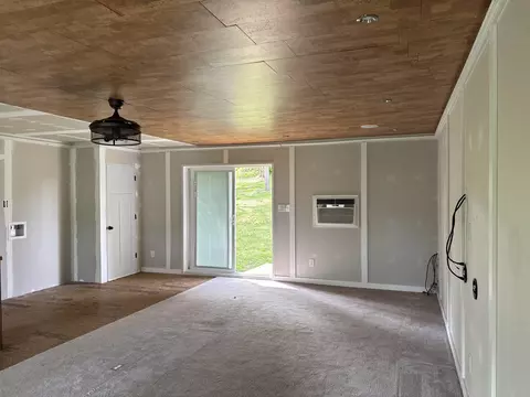 Living - 2198 Raphine Rd, Raphine, VA 24472 photo 1 of 2