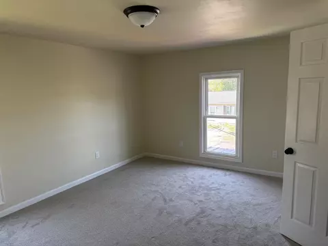 Bedroom - 806 Junior Ave, Shenandoah, VA 22849 photo 5 of 7