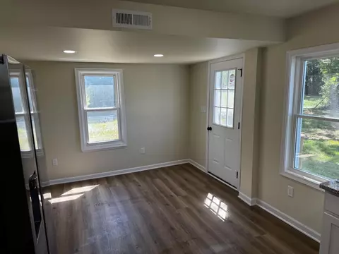 Living - 806 Junior Ave, Shenandoah, VA 22849 photo 3 of 3