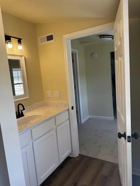 Bath - 806 Junior Ave, Shenandoah, VA 22849 photo 7 of 7