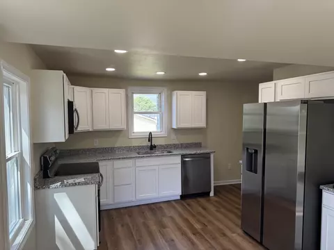 Kitchen - 806 Junior Ave, Shenandoah, VA 22849 photo 2 of 3