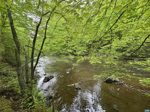 Hollywood Rd, Appomattox, VA 24522