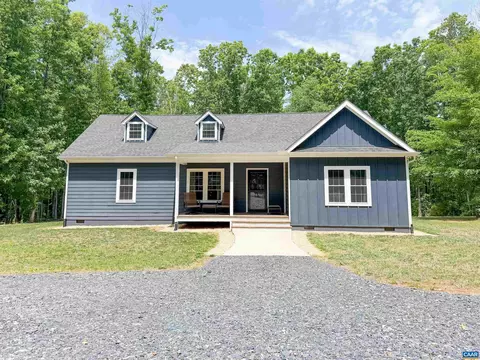 1387 Spreading Oak Rd, Arvonia, VA 23004