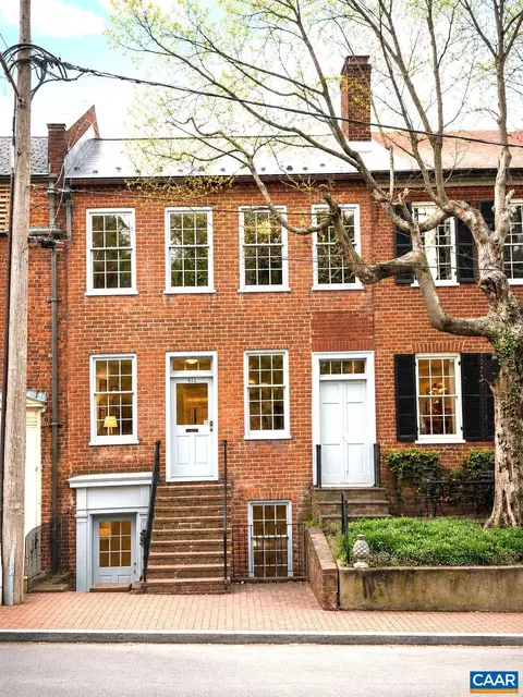 412 E Jefferson St E, Charlottesville, VA 22902