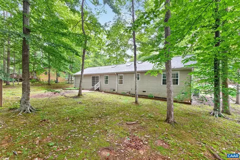 Exterior - 75 Riverside Dr, Palmyra, VA 22963 photo 5 of 7
