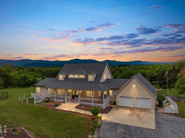 1050 Almond Dr, Luray, VA 22835