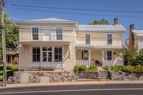 222 N Main St N, Mount Crawford, VA 22841