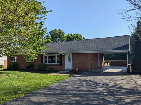 206 Clicks Ln, New Market, VA 22844