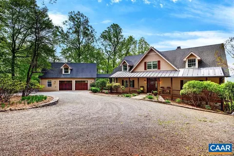 1059 Bryant Mountain Rd, Roseland, VA 22967