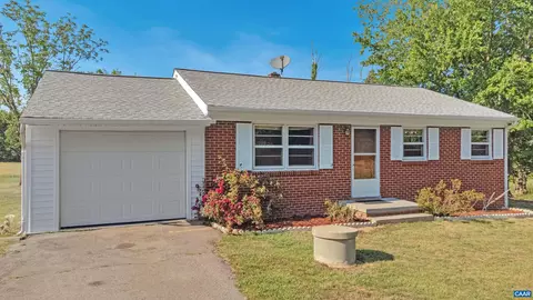 Exterior - 712 Fredericks Hall Rd, Bumpass, VA 23024 photo 2 of 10