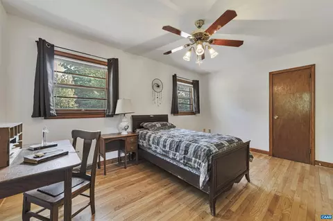 Bedroom - 712 Fredericks Hall Rd, Bumpass, VA 23024 photo 5 of 5