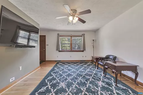 Living - 712 Fredericks Hall Rd, Bumpass, VA 23024 photo 4 of 5