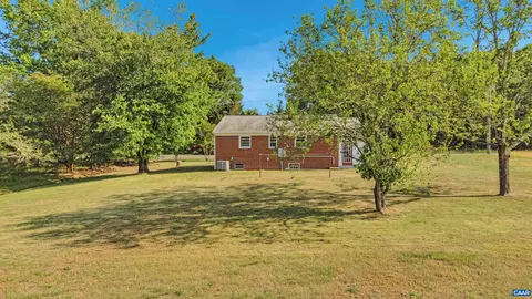 Exterior - 712 Fredericks Hall Rd, Bumpass, VA 23024 photo 10 of 10