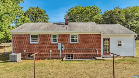 Exterior - 712 Fredericks Hall Rd, Bumpass, VA 23024 photo 8 of 10