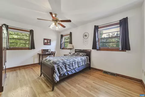 Bedroom - 712 Fredericks Hall Rd, Bumpass, VA 23024 photo 3 of 5