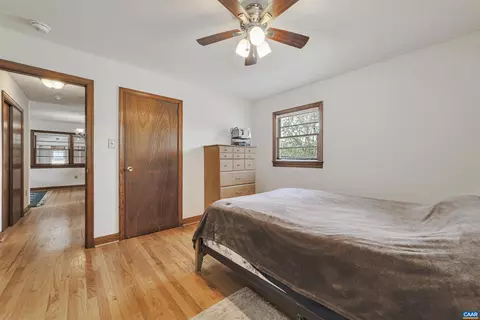 Bedroom - 712 Fredericks Hall Rd, Bumpass, VA 23024 photo 2 of 5