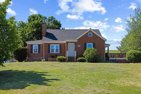 3246 Churchville Ave, Staunton, VA 24401