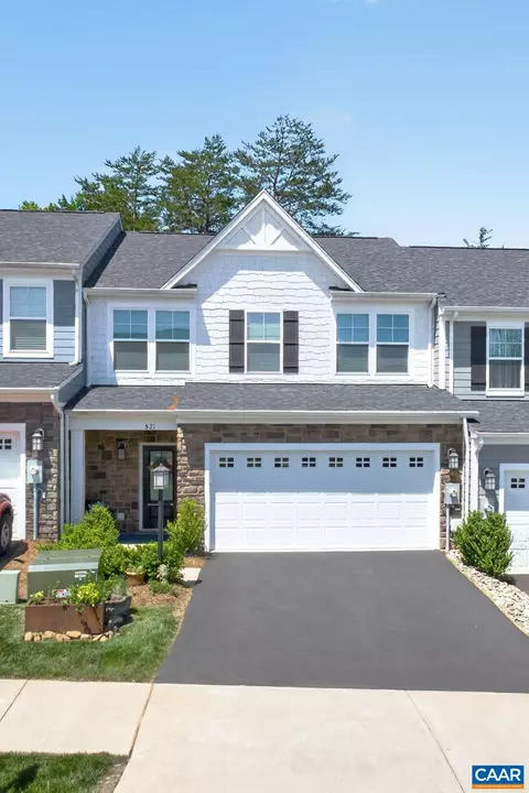 521 Crimson St, Crozet, VA 22932