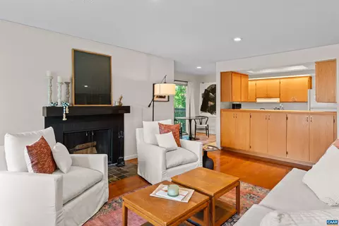 305 NW 2nd St NW #A, Charlottesville, VA 22902