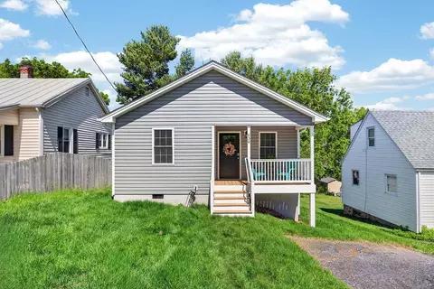638 C St, Staunton, VA 24401