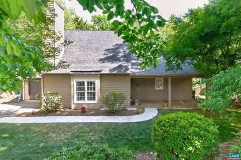 305 Starcrest Rd, Charlottesville, VA 22902