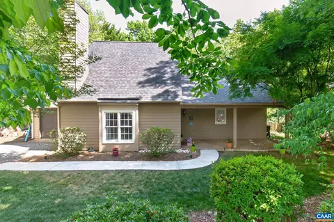 305 Starcrest Rd, Charlottesville, VA 22902
