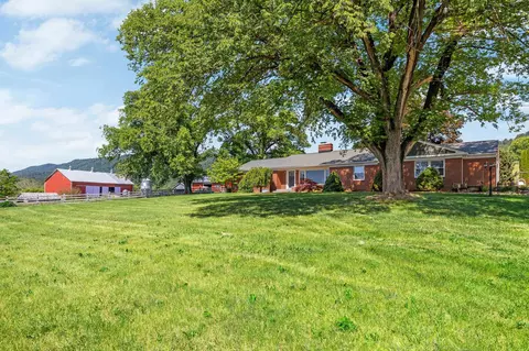 14441 N Mountain Rd, Broadway, VA 22815