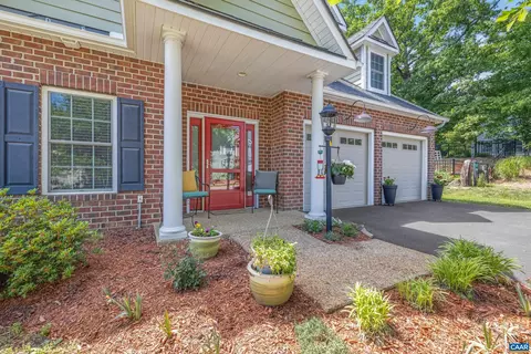 1637 Sawgrass Ct, Charlottesville, VA 22901