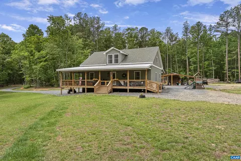 Exterior - 1426 Firehouse Rd, Buckingham, VA 23921 photo 18 of 21