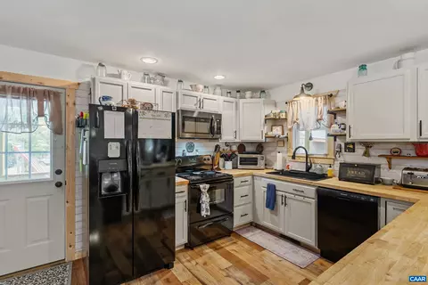 Kitchen - 1426 Firehouse Rd, Buckingham, VA 23921 photo 5 of 8