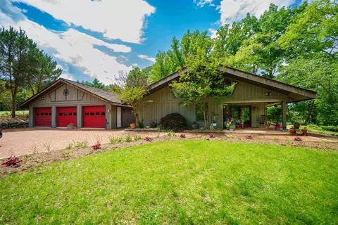 356 River View Dr, Verona, VA 24482