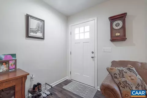 Entry Way - 4336 Hells Bend Rd, Palmyra, VA 22963 photo 2 of 3