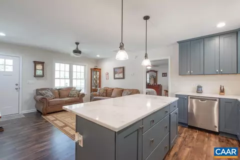 Kitchen - 4336 Hells Bend Rd, Palmyra, VA 22963 photo 4 of 6