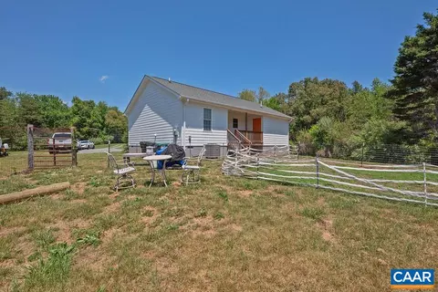 Exterior - 4336 Hells Bend Rd, Palmyra, VA 22963 photo 3 of 6