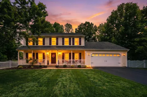 368 Arrowhead Ln, Stuarts Draft, VA 24477