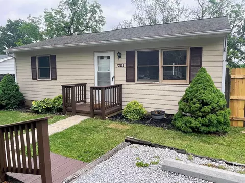 1201 4th St, Waynesboro, VA 22980