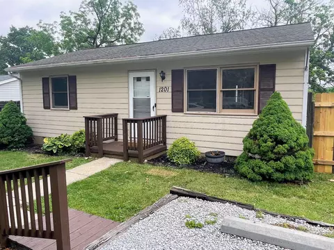 1201 4th St, Waynesboro, VA 22980