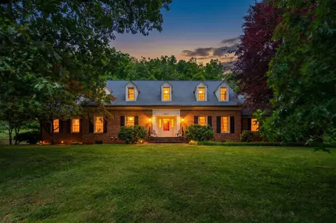 1430 Dogwood Rd, Staunton, VA 24401
