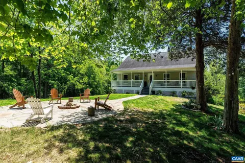 4209 Hawkins Ln, Barboursville, VA 22923